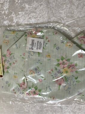 Longaberger Floral Cotton Catalog Basket Liner - Cream with Pastel Flowers